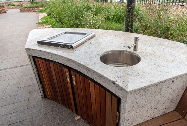 outdoor kitchen